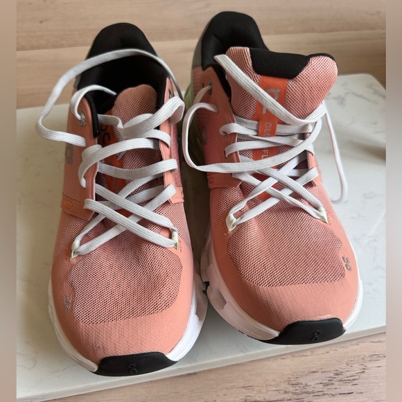 New-off size - On Cloud Cloudflyer 4 Road-Running Shoes -Women's 40 (R) 40.5 (L) - Picture 8 of 9